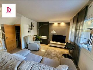 Casa adosada en venta en Centre - Eixample – Can Llobet – Can Serra en Barbera del Vallès