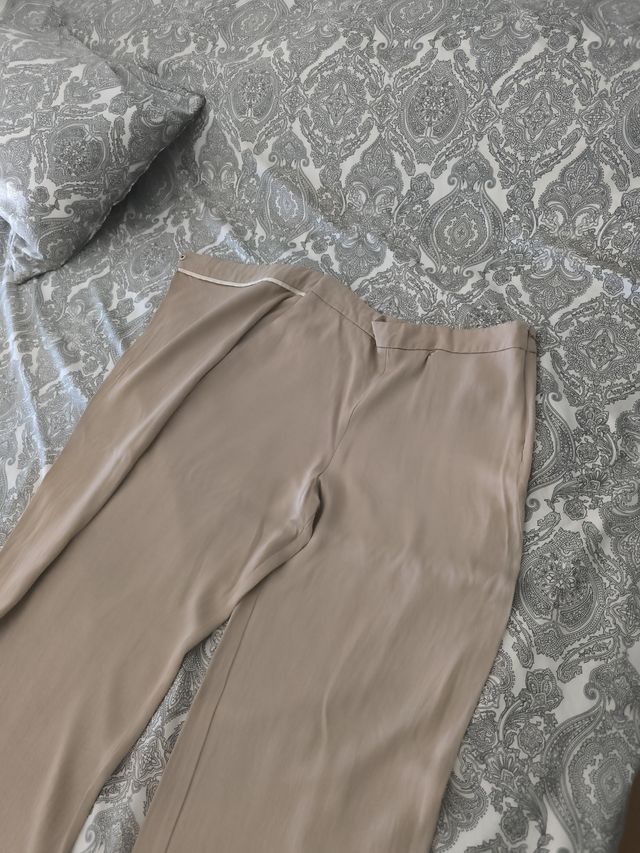Pantalón Zara ancho beige