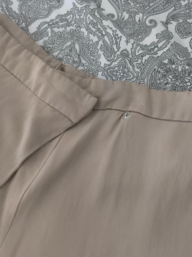 Pantalón Zara ancho beige