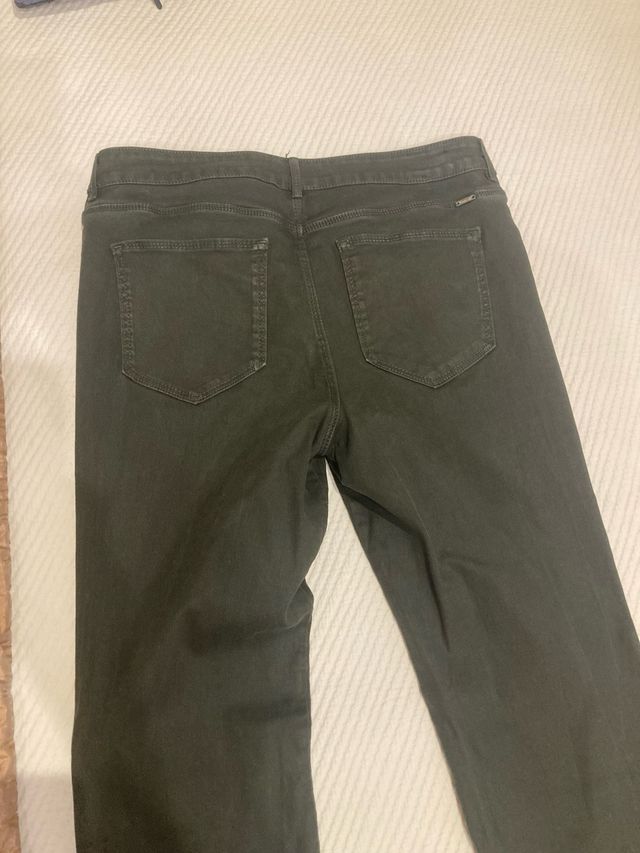 Pantalones pitillo Massimo Dutti verde oliva