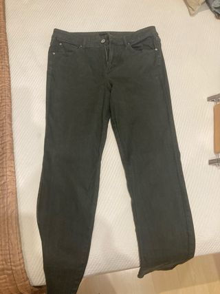Pantalones pitillo Massimo Dutti verde oliva