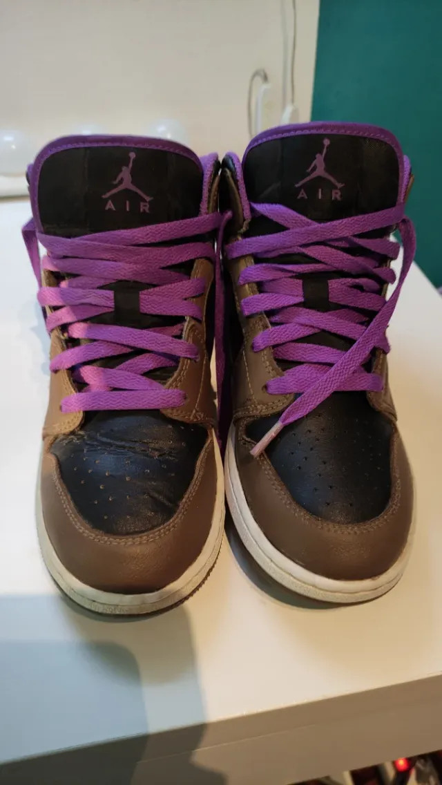 Zapatillas Jordan mid 1 Mocha  Marrones y Moradas