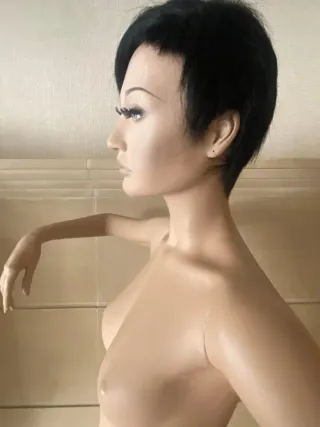 Maniquí de mujer realista
