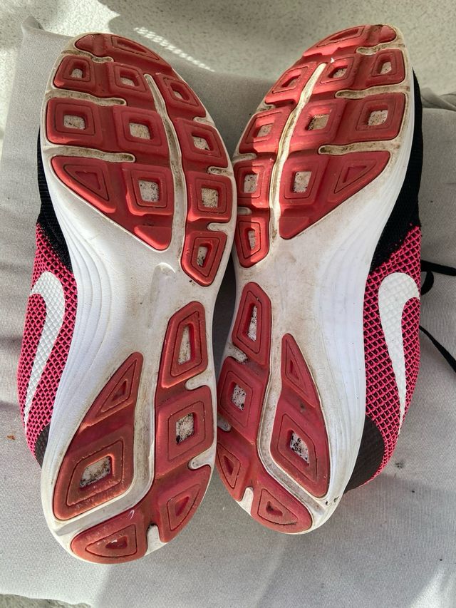 Zapatillas deportivas Nike mujer, precio negociabl