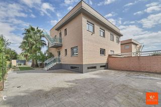 Casa adosada en venta en La Mora en Tarragona