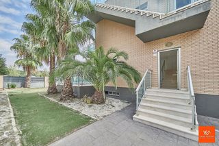 Casa adosada en venta en La Mora en Tarragona