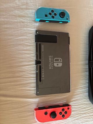 Nintendo Switch con Joy-Cons Azul y Rojo +2 juegos