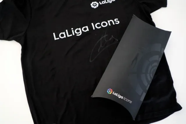Camiseta firmada Iker Casillas LaLiga Icons T. L