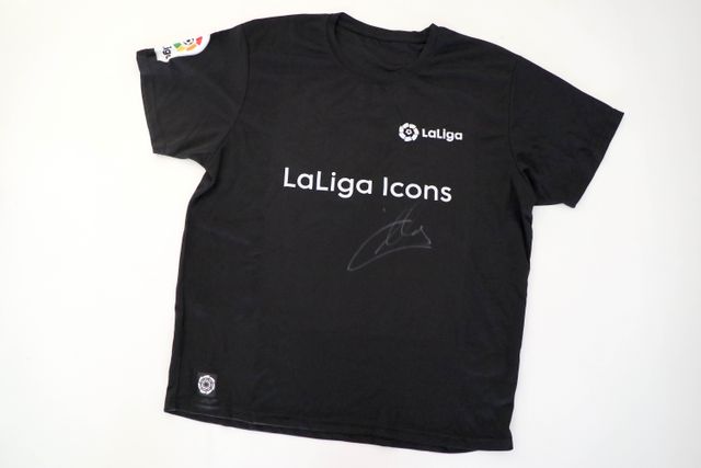 Camiseta firmada Iker Casillas LaLiga Icons T. L