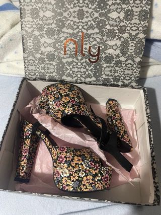 Tacones Nly Multicolor Estampado Floral