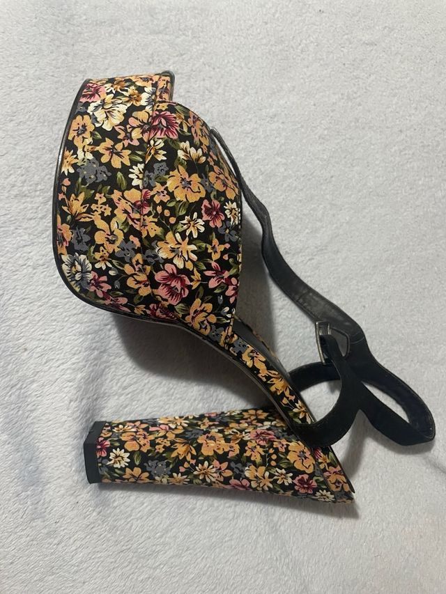 Tacones Nly Multicolor Estampado Floral
