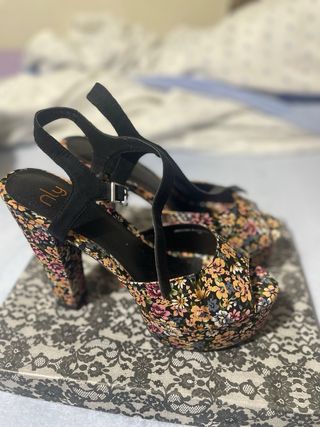 Tacones Nly Multicolor Estampado Floral