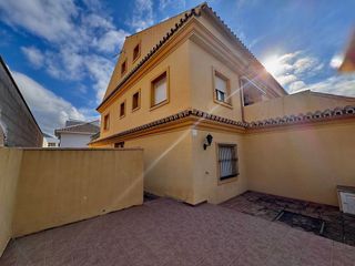 Casa adosada en venta en Los Pacos en Fuengirola