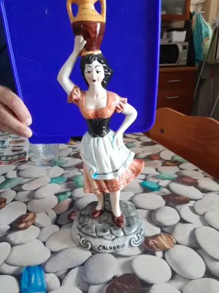 Statuina donna Calabria ceramica