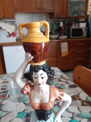 Statuina donna Calabria ceramica