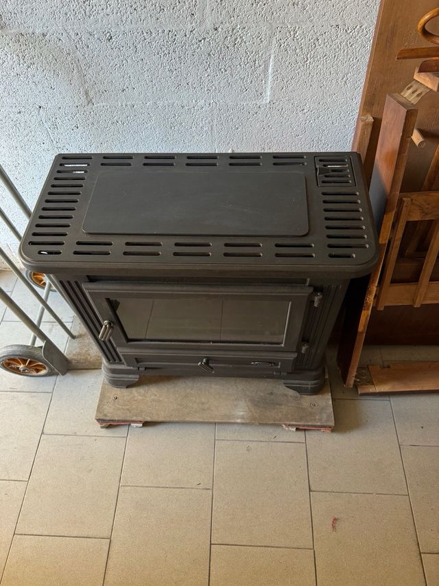 Stufa a gas Godin in ghisa