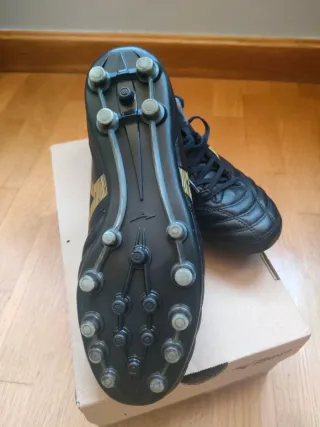 Botas de fútbol Mizuno césped artificial 