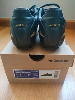 Botas de fútbol Mizuno césped artificial 