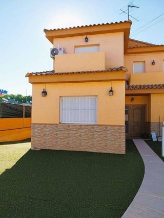 Chalet en venta en El Paraiso-Los Almendros en Eliana (l´)