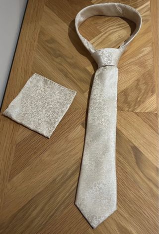 Corbata y Panuelo de Seda