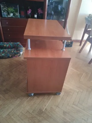 Mesa auxiliar para TV