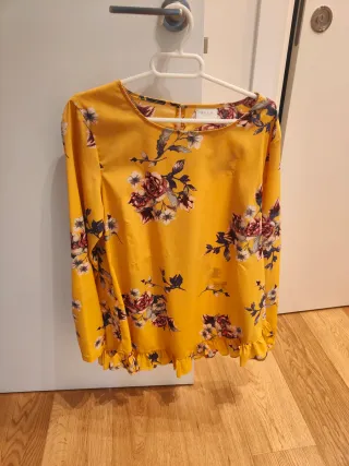 Camisa Vila floral amarilla talla L