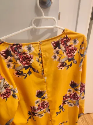 Camisa Vila floral amarilla talla L