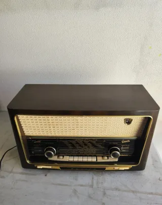 Radio antigua Graetz Musica. Radio válvulas.
