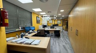 Local comercial en alquiler en Ensanche - Sar en Santiago de Compostela