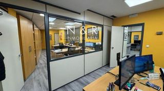 Local comercial en alquiler en Ensanche - Sar en Santiago de Compostela