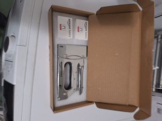 Grapadora Amazon Basics Metálica