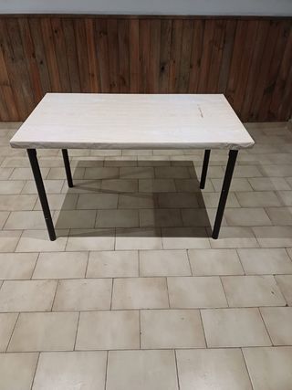 Mesa de comedor/restaurante madera clara,tengo 10