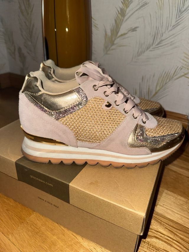 Zapatillas Mujer Doradas y Rosas