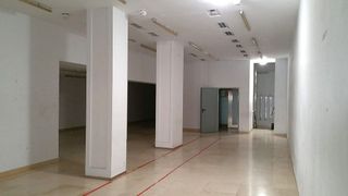 Local comercial en alquiler en Ensanche en Pamplona