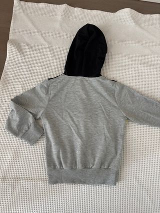 Completo felpa e pantaloni bimbo 4 anni