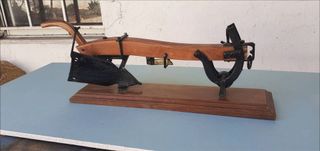 Charrua Decorativa Antiga Madeira e Metal