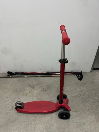 Patinete rojo 3 ruedas. Marca Micro