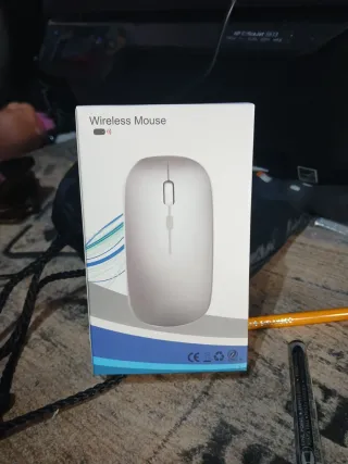 Ratón inalámbrico blanco