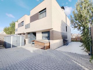 Casa pareada en venta en Cabanillas del Campo