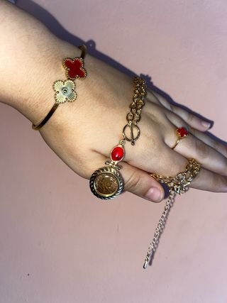 Conjunto Joyería Dorado y Rojo