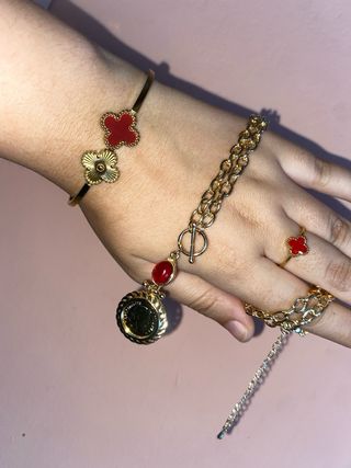 Conjunto Joyería Dorado y Rojo