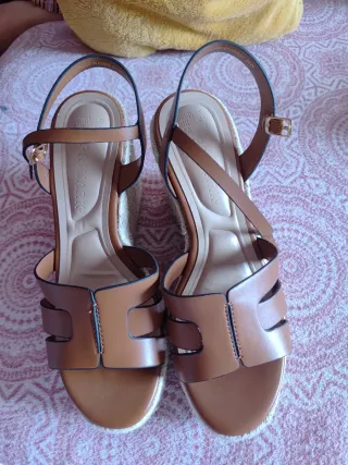 Sandalias cuña Primark Marrones Talla 37 NUEVAS 