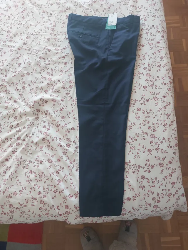 Pantalón de vestir para niño de 13 - 14 años.