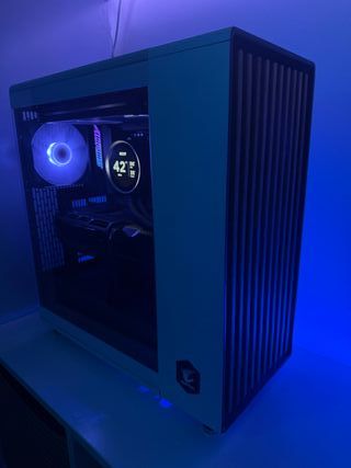 PC Gaming de la NASA! 9950X 5080 64GB 2TB SSD