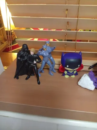 CAMBIO VENDO figuras muñecos  DC cómics  Star wars