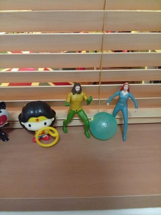 CAMBIO VENDO figuras muñecos  DC cómics  Star wars