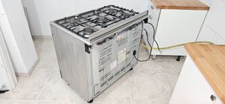 Cocina 5 fuegos gas 90cm horno eléctrico BEKO