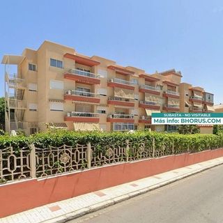 Piso en venta en La Carihuela en Torremolinos