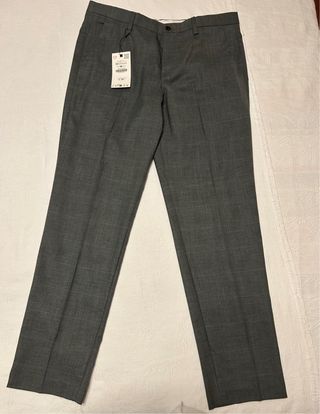 Pantalón de traje gris a cuadros