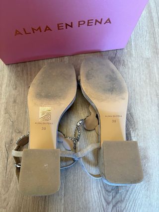 Sandalias Alma en Pena adornadas